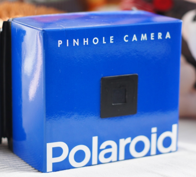 02-05 pin-hole blue US polaroid