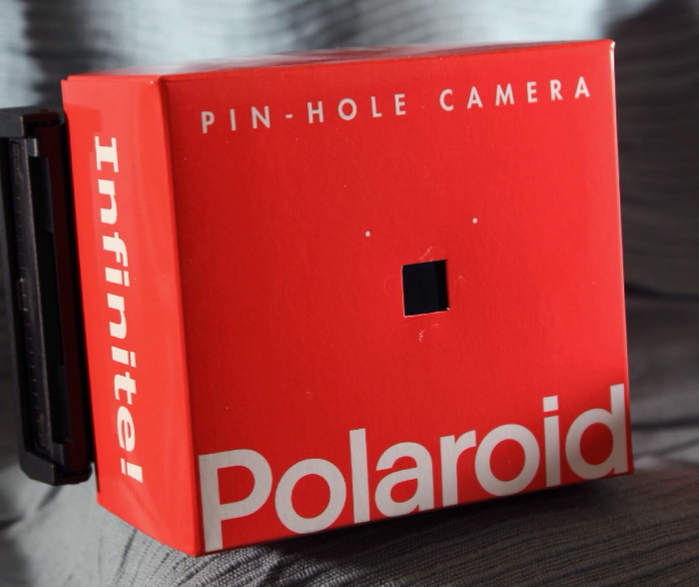 02-05 pin-hole red JP polaroid