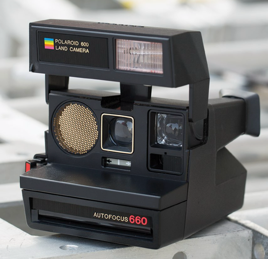 04-03 Autofocus 660 01 red 01