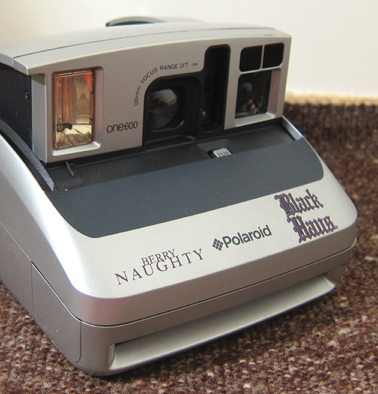 04-06 ultra Black Haus Berry Naughty