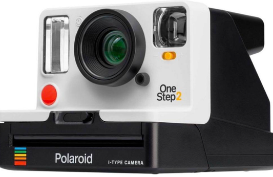 05-01 Polaroid onestep2 white 02