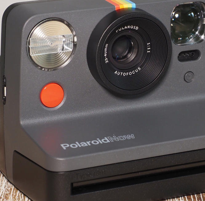 05-02 Polaroid now g1 black