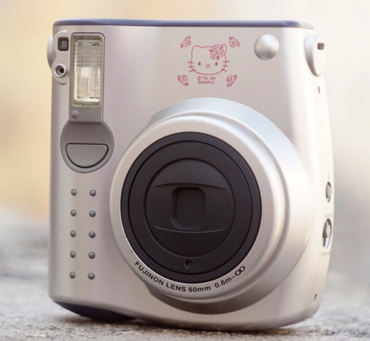 10-01 Fujifilm instax mini 10 hello kitty v03