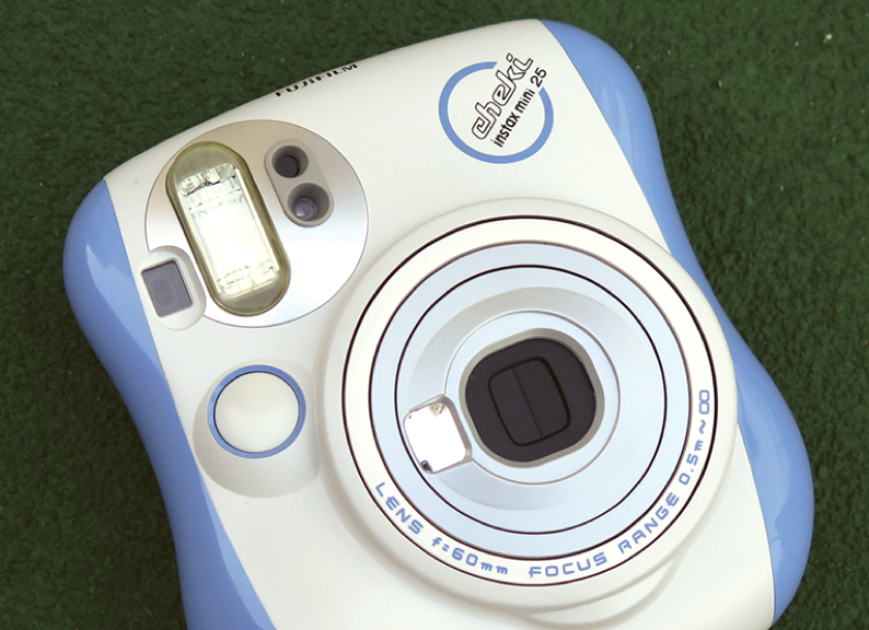 10-01 Fujifilm instax mini 25 01 cheki  blue / white