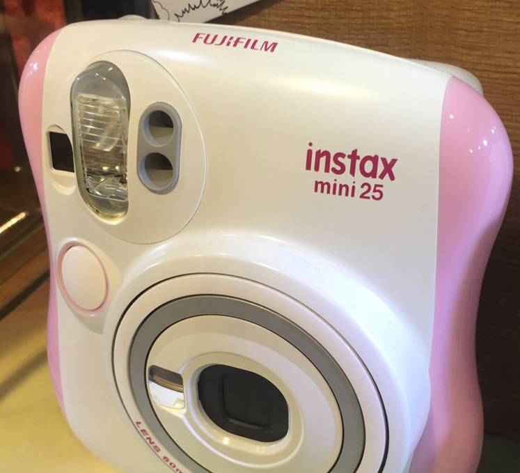 10-01 Fujifilm instax mini 25 02 white / pink 03