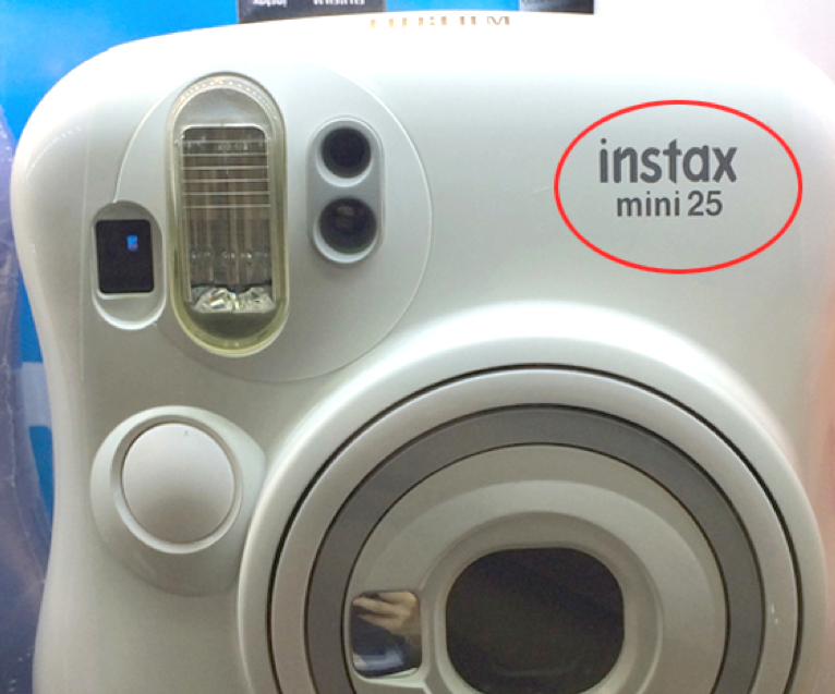 10-01 Fujifilm instax mini 25 02 white 02