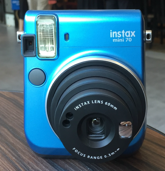 10-01 Fujifilm instax mini 70 01 island blue