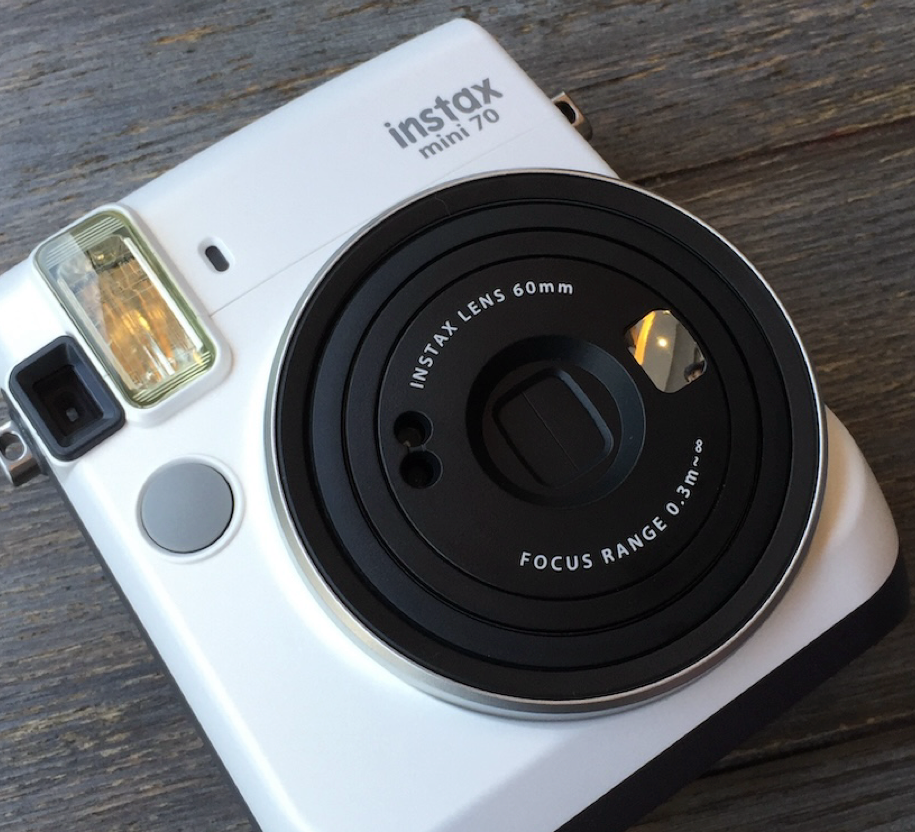 10-01 Fujifilm instax mini 70 01 moon white