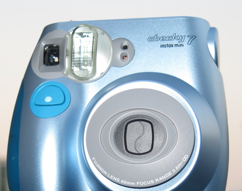 10-02 Fujifilm instax mini 7 03 checky metallic blue