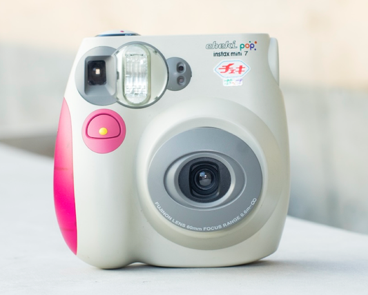 10-02 Fujifilm instax mini 7 01 cheki pop red