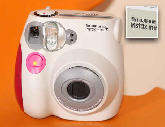 10-02 Fujifilm instax mini 7 02 red 01