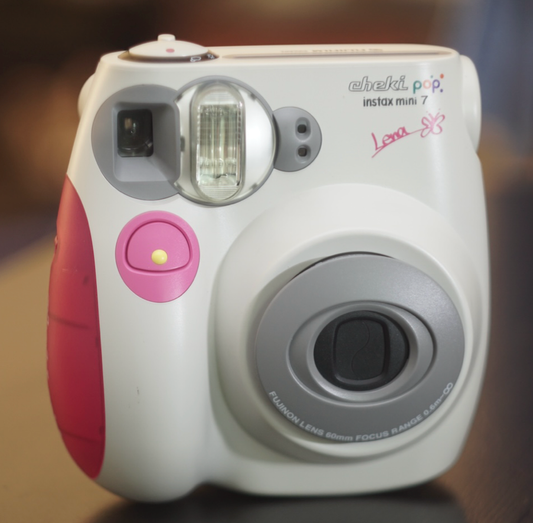 10-02 Fujifilm instax mini 7 lena red