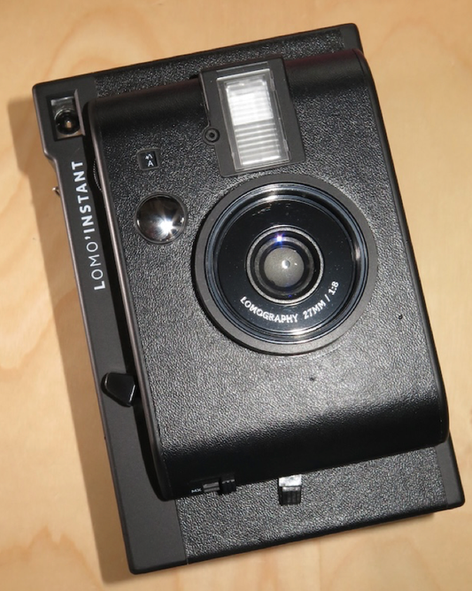 10-04 LOMO 01 instant Black