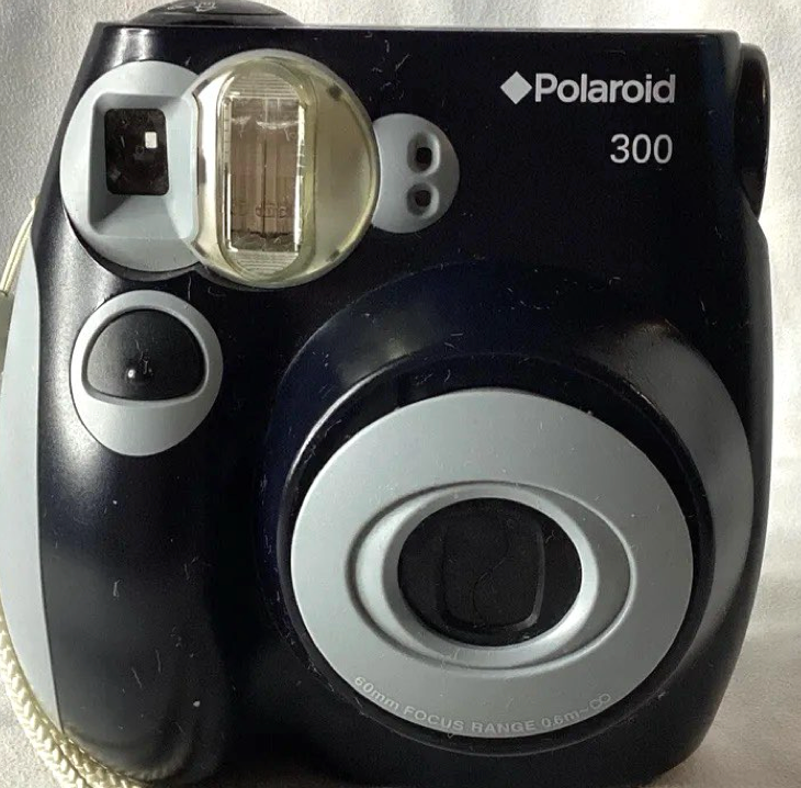 10-04 Polaroid 300 black