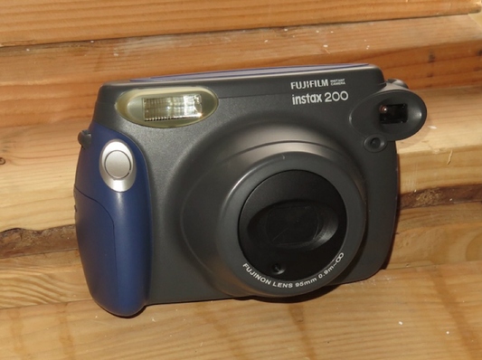 11-01 Fujifilm instax wide 200 01 dark gray 02