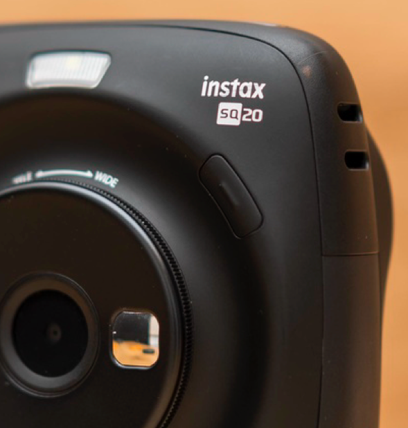 12-01 instax SQ20 01 black