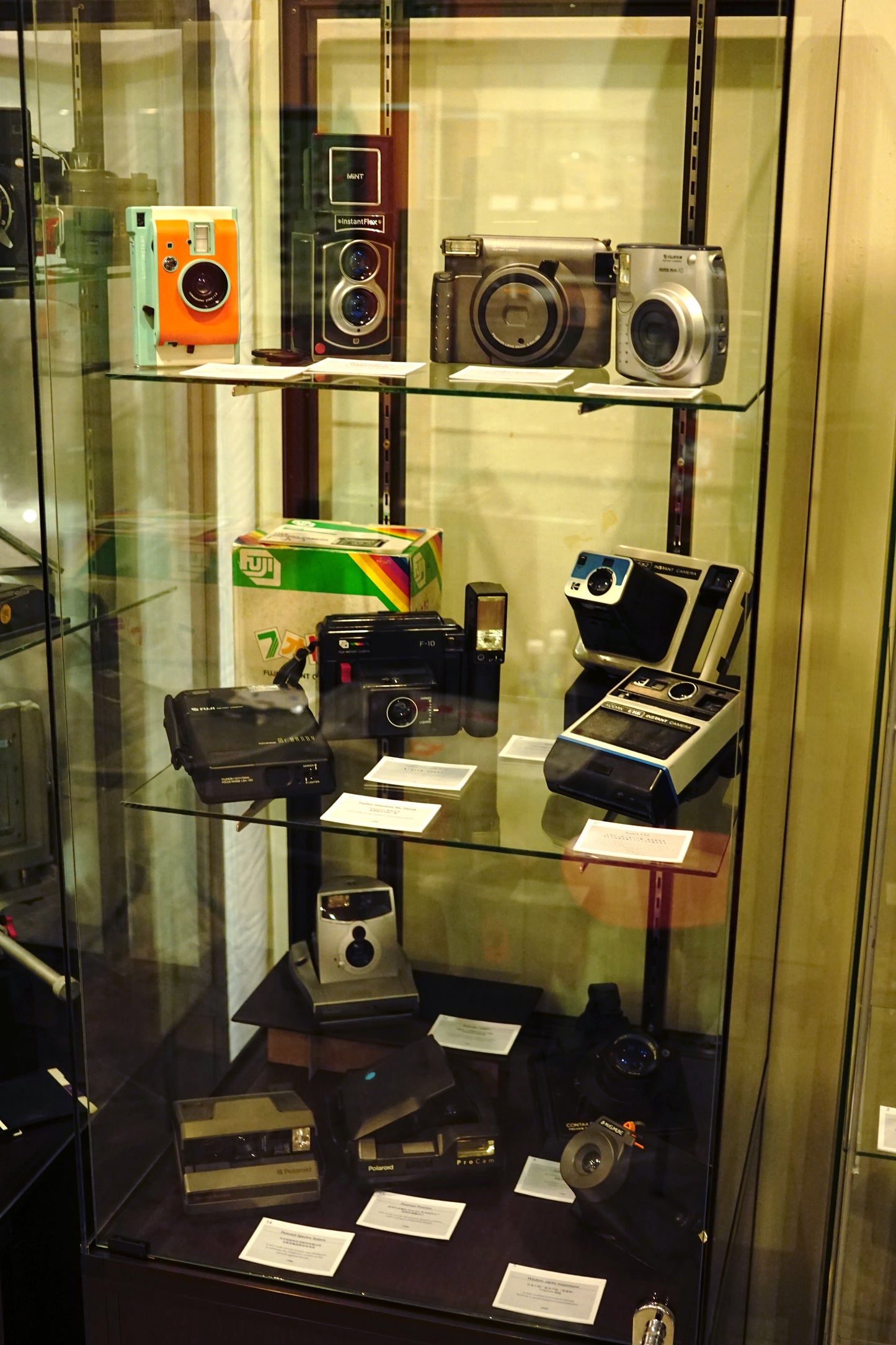 exhibition | 2016 vintage instant cameras exhibition - Penang Malaysian